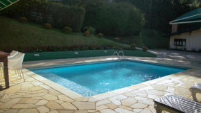 Casa com lareira e lazer, em Campos do Jordao SP